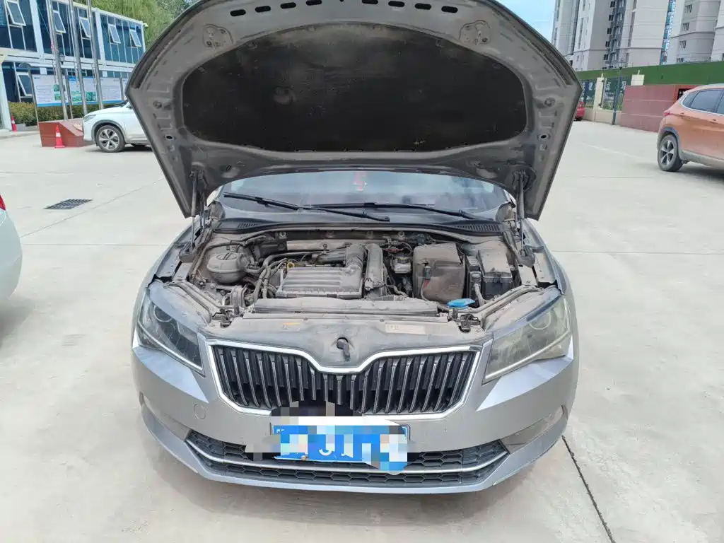 Skoda Superb — миниатюра 21