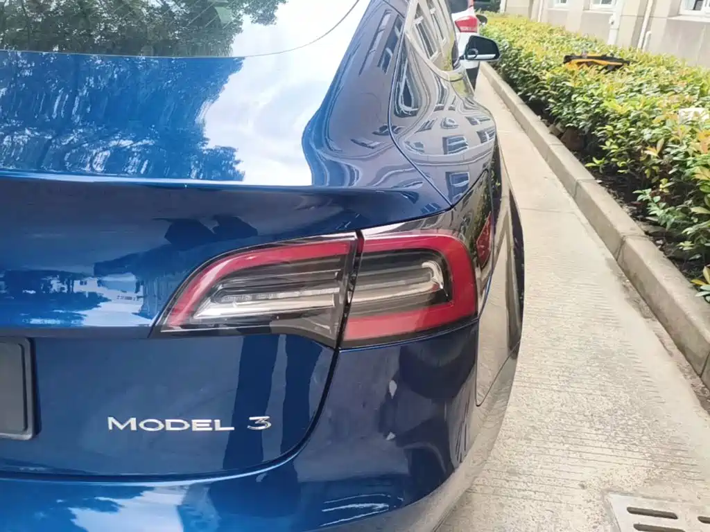 Tesla Model 3 — миниатюра 8