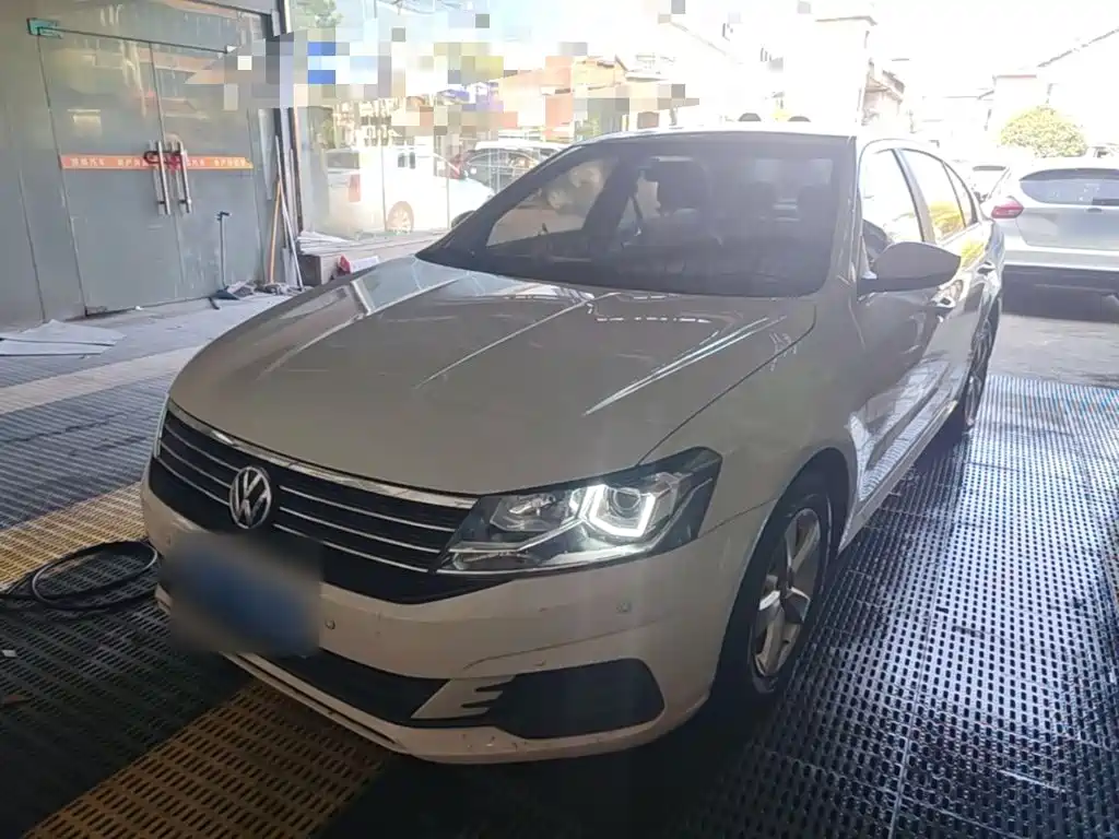 Volkswagen Lavida — миниатюра 2