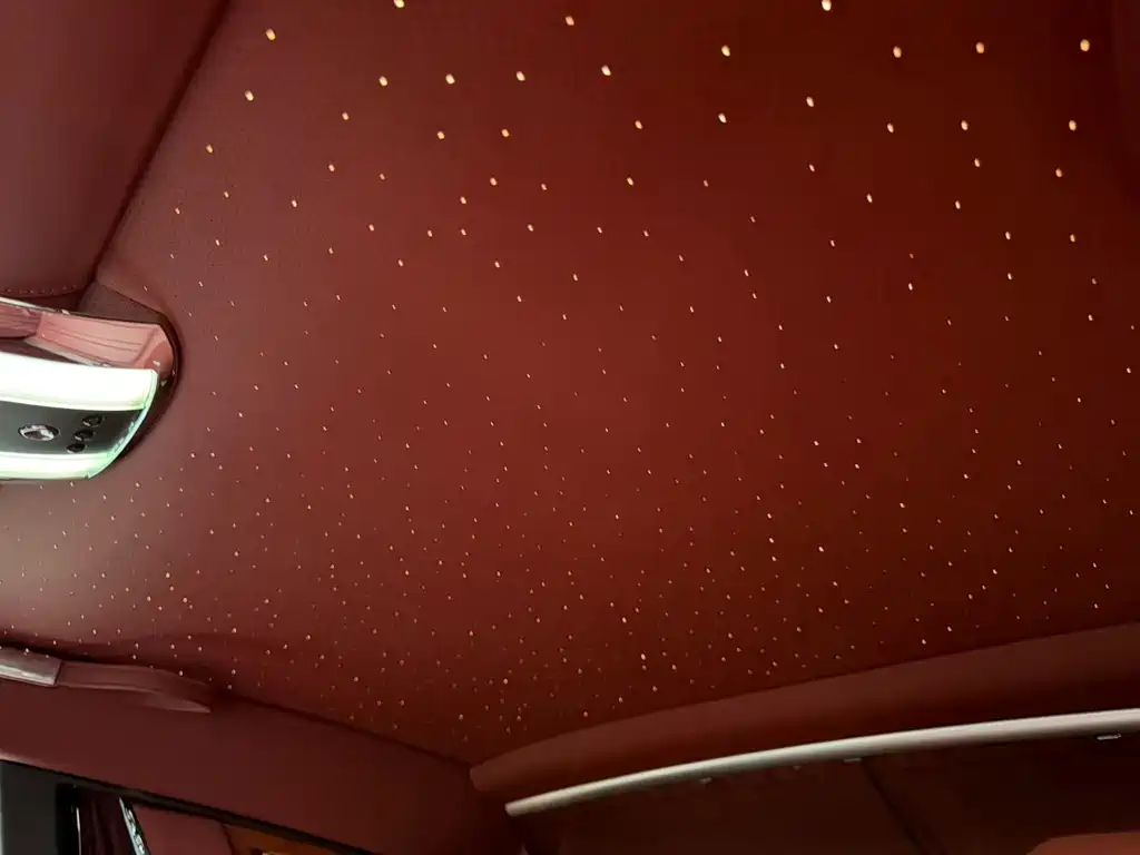 Rolls-Royce Phantom — миниатюра 9