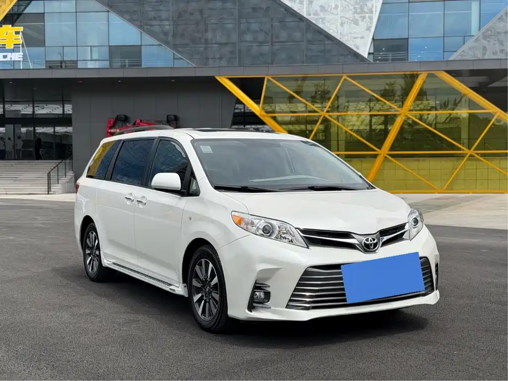 Toyota Sienna — миниатюра 3