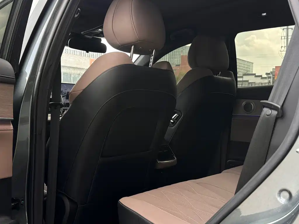Chery Tiggo 8 PLUS 290TGDI DCT Premium Edition, фото 17