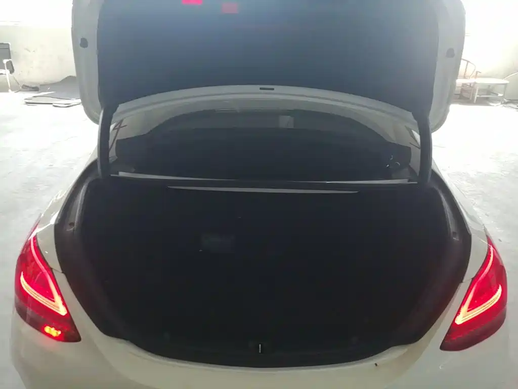 Mercedes-Benz C-Class — миниатюра 19