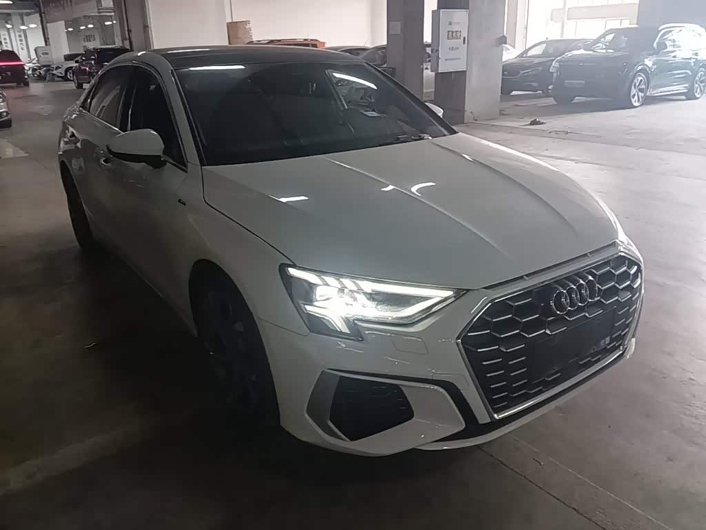 Audi A3 1.4 л 2023 г. Белый, пробег 48300 км