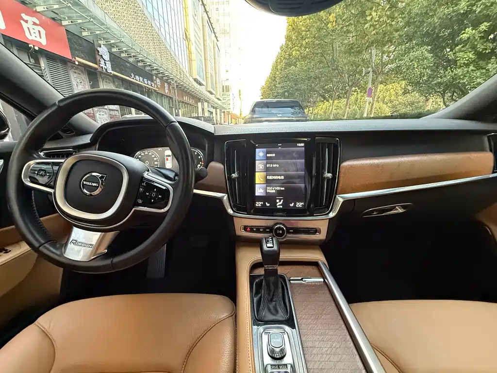Volvo S90 — миниатюра 8