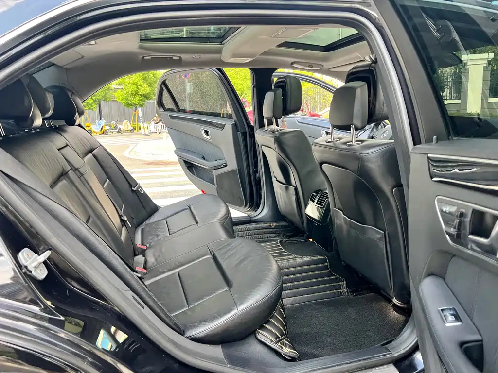 Mercedes-Benz E-Class — миниатюра 15