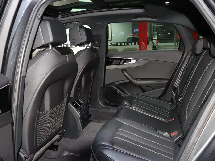Audi A4L 2023 40 TFSI Luxury