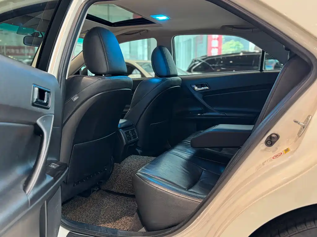 Toyota Reiz — миниатюра 10