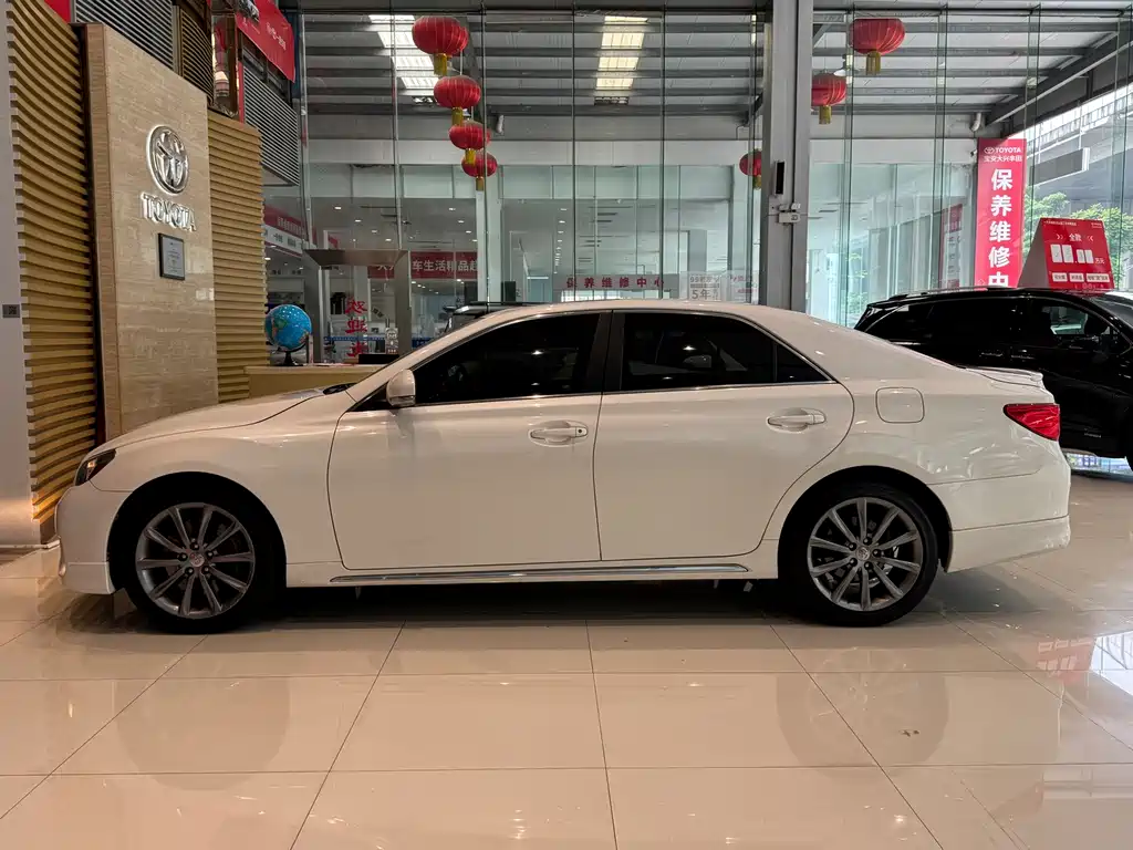 Toyota Reiz — миниатюра 6