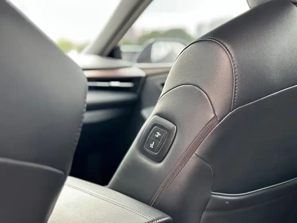 Toyota Avalon — миниатюра 11