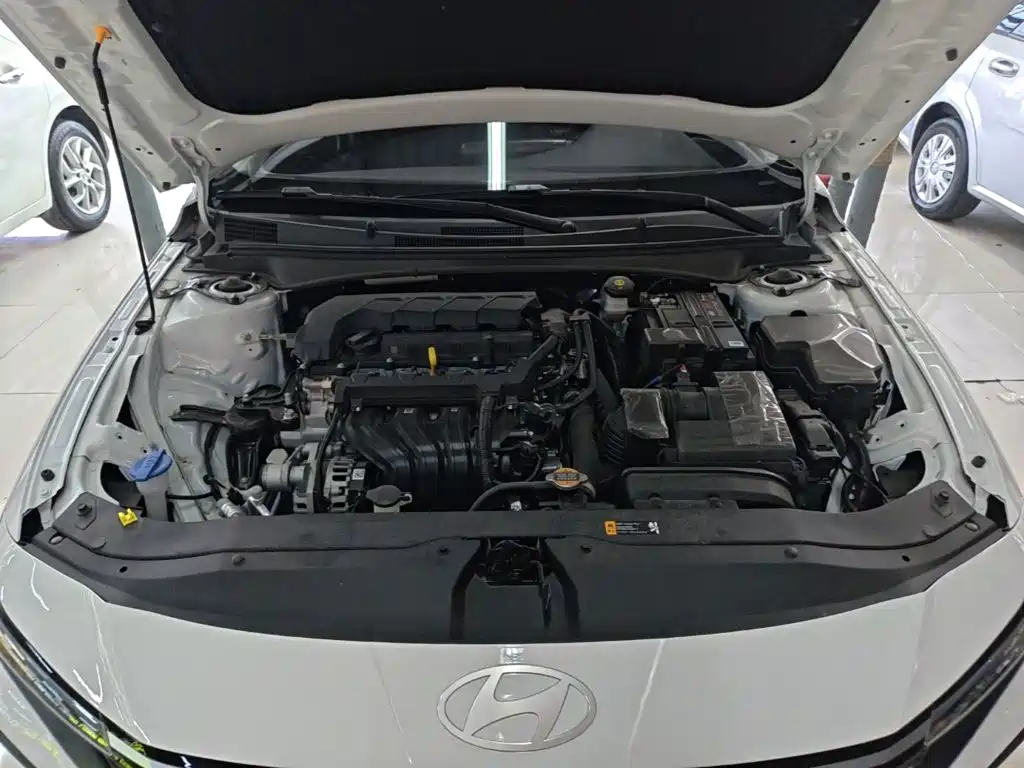 Hyundai Elantra — миниатюра 20