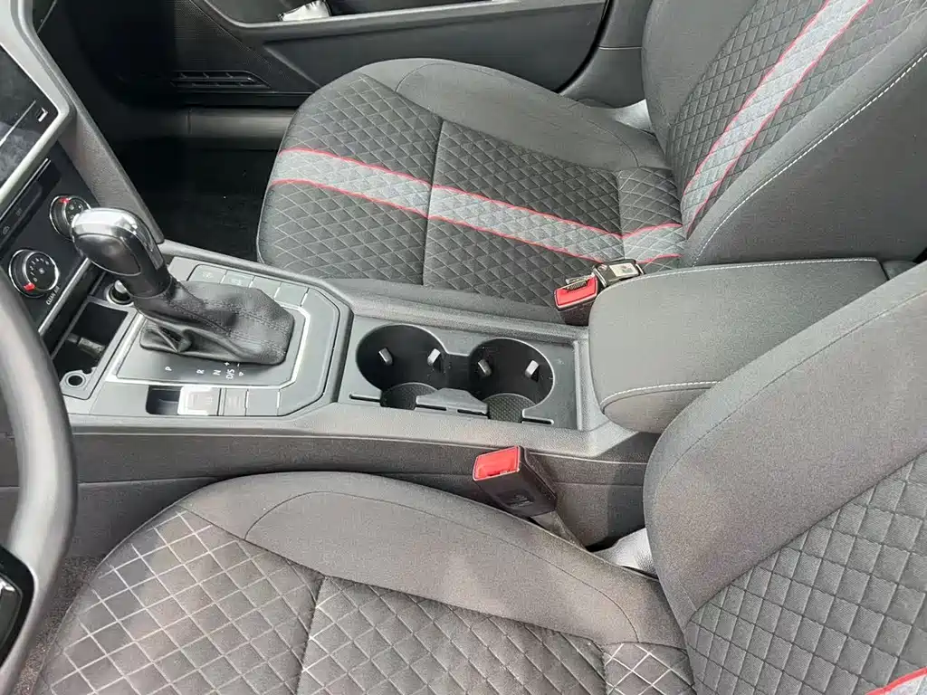 Volkswagen Lamando 2021 230TSI DSG