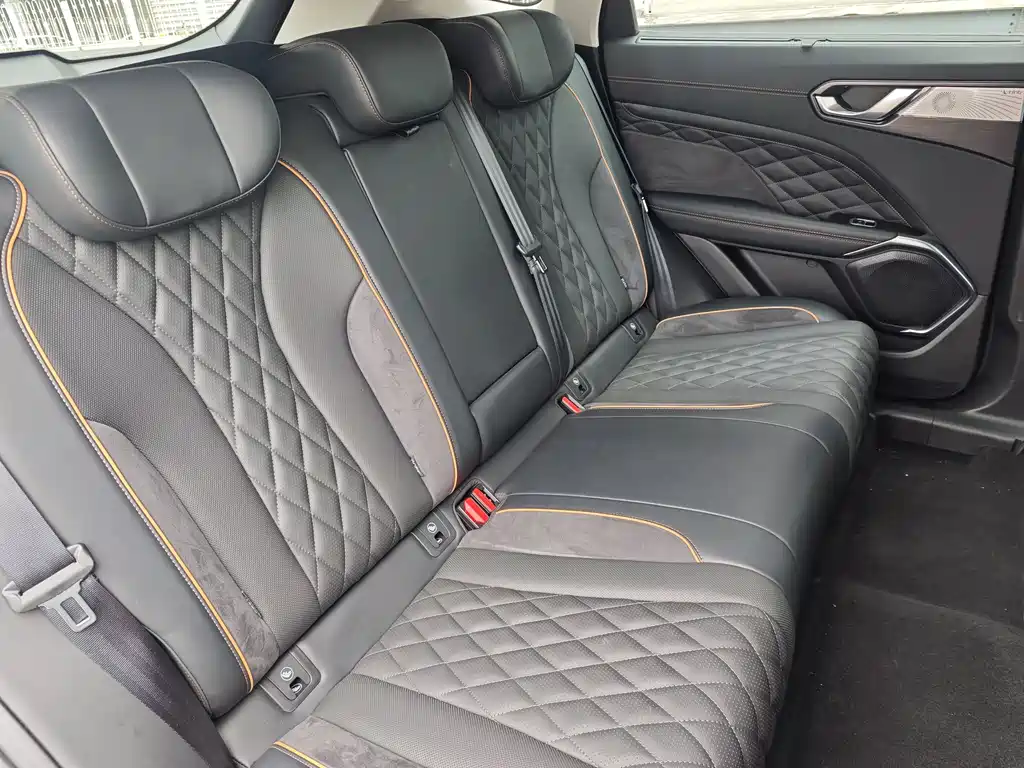 WEI PAI WEI BRAND LATTE DHT PHEV