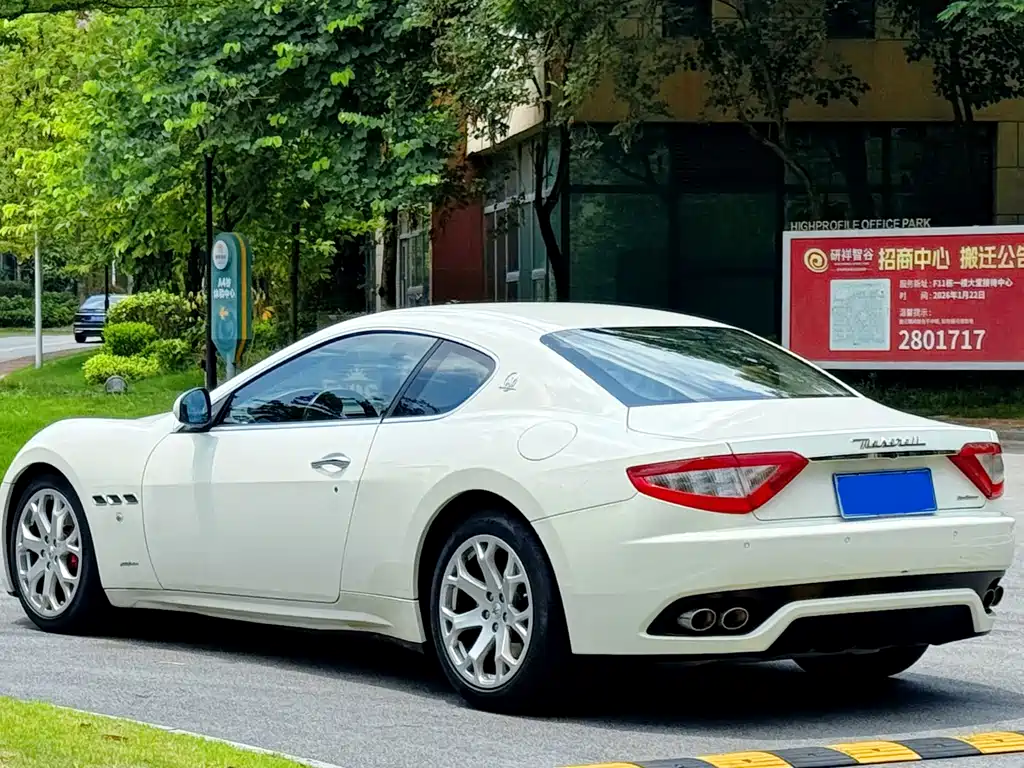 Maserati GranTurismo — миниатюра 4