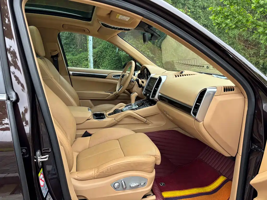 Porsche Cayenne — миниатюра 10