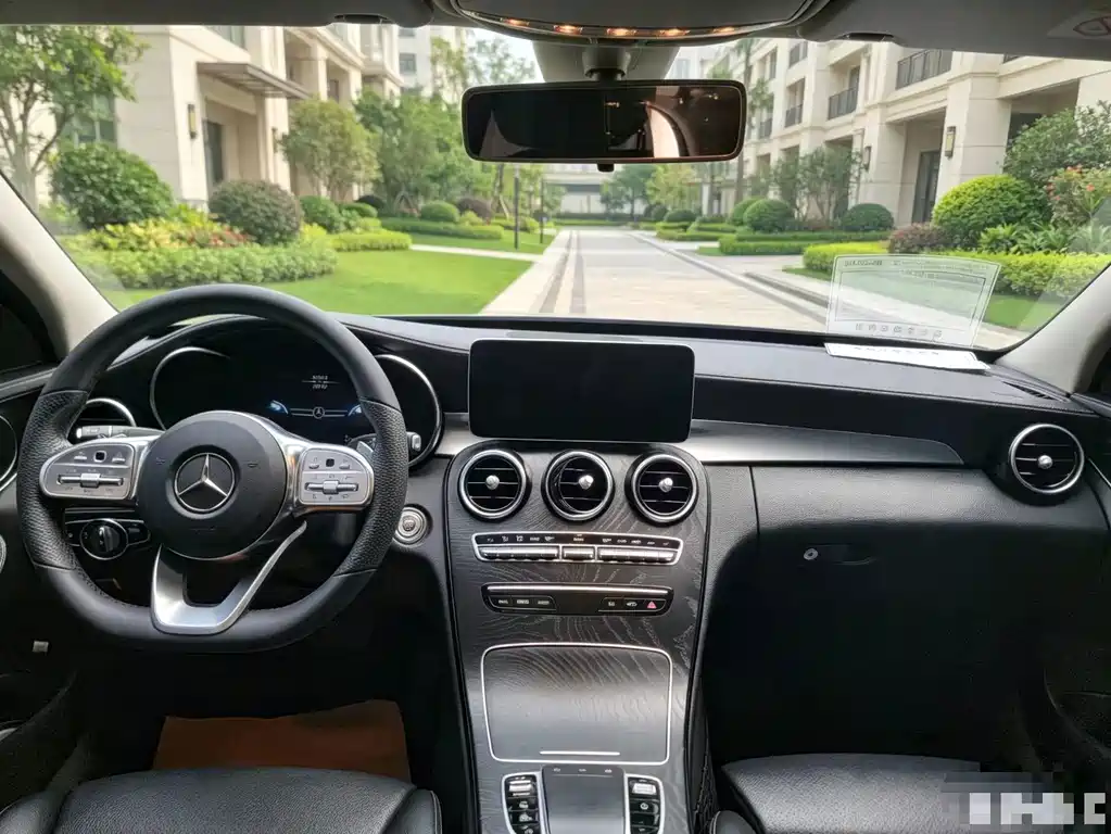 Mercedes-Benz C-Class — миниатюра 10