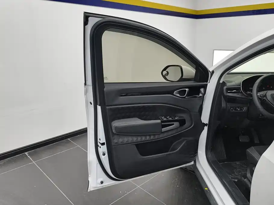 Baojun RM-5 — миниатюра 7