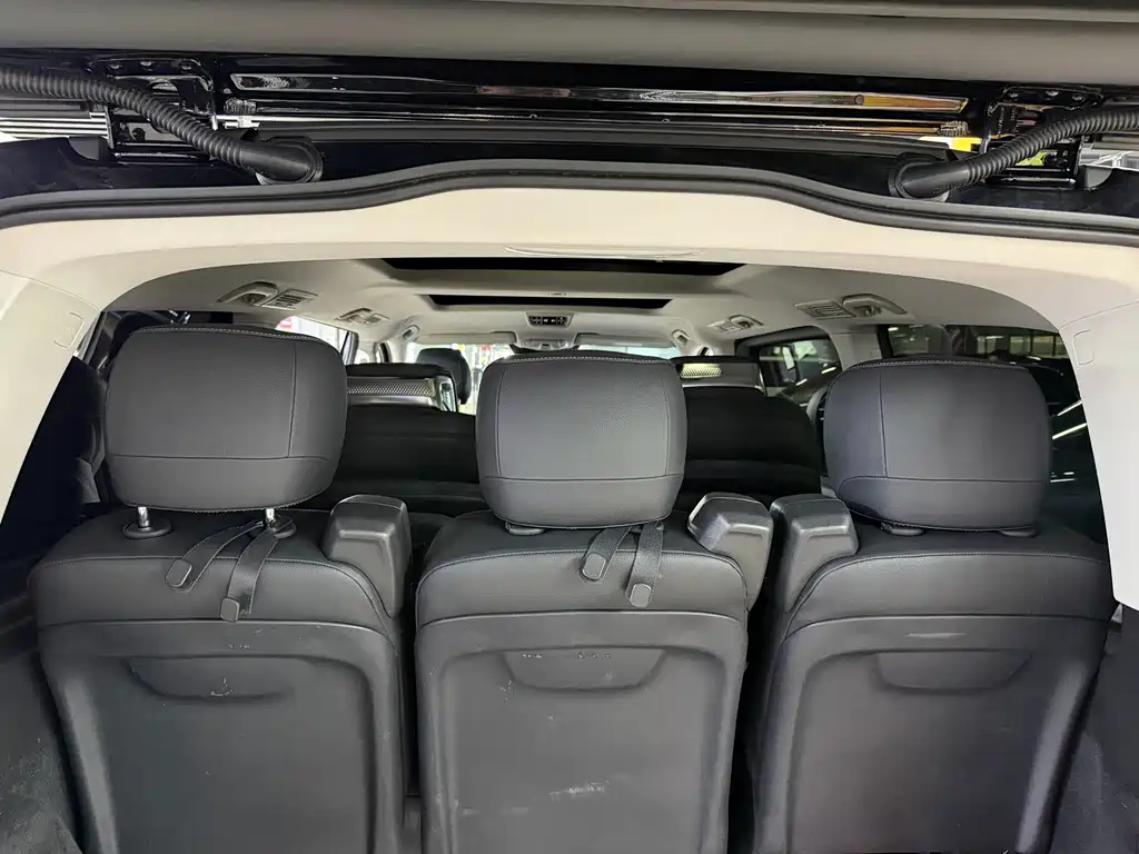 Mercedes-Benz V-Class — миниатюра 15