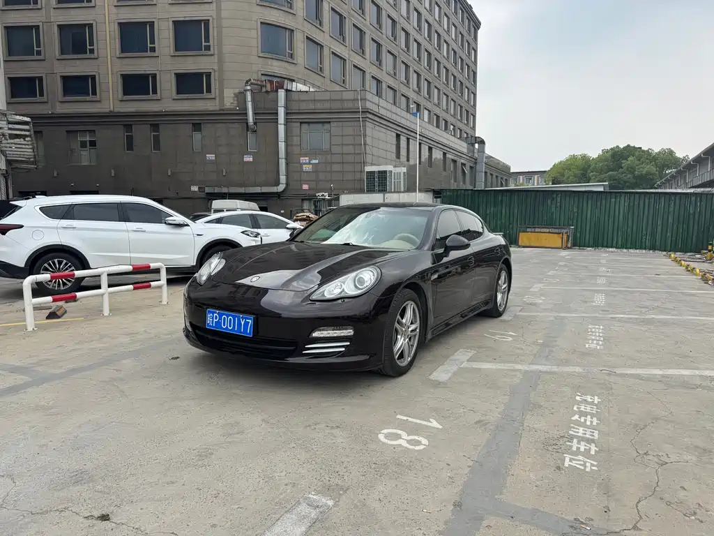 Porsche Panamera 2010 Panamera 4 3.6L