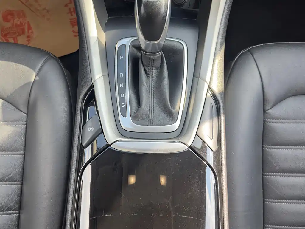 Ford Mondeo — миниатюра 15