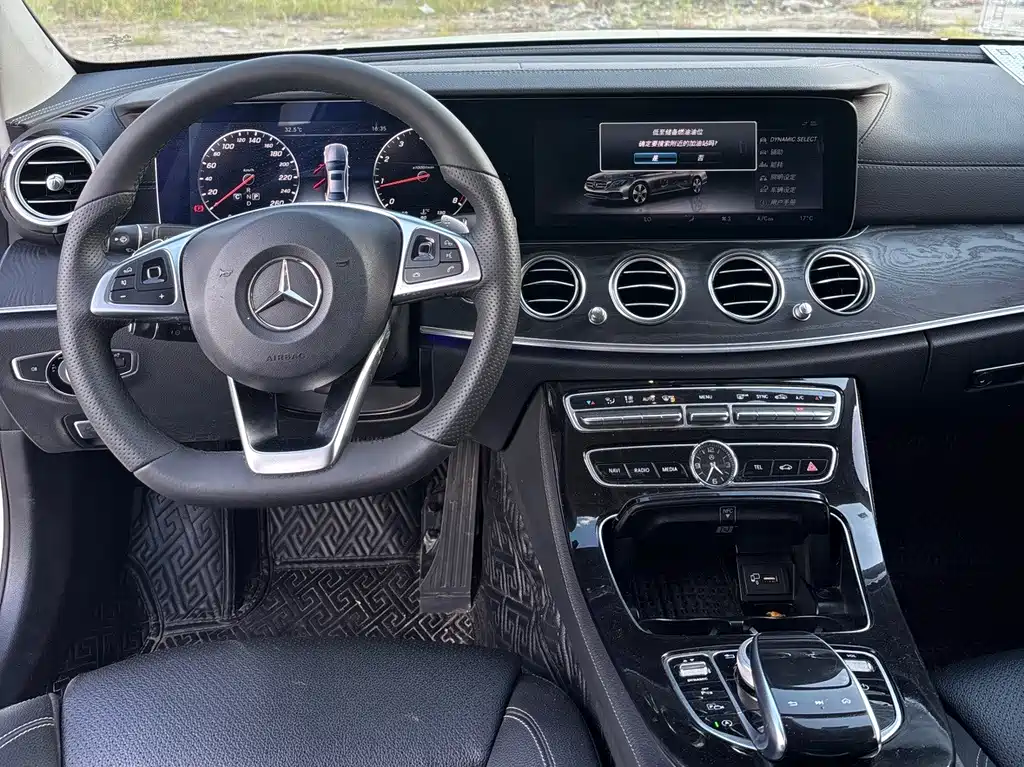 Mercedes-Benz E-Class — миниатюра 10