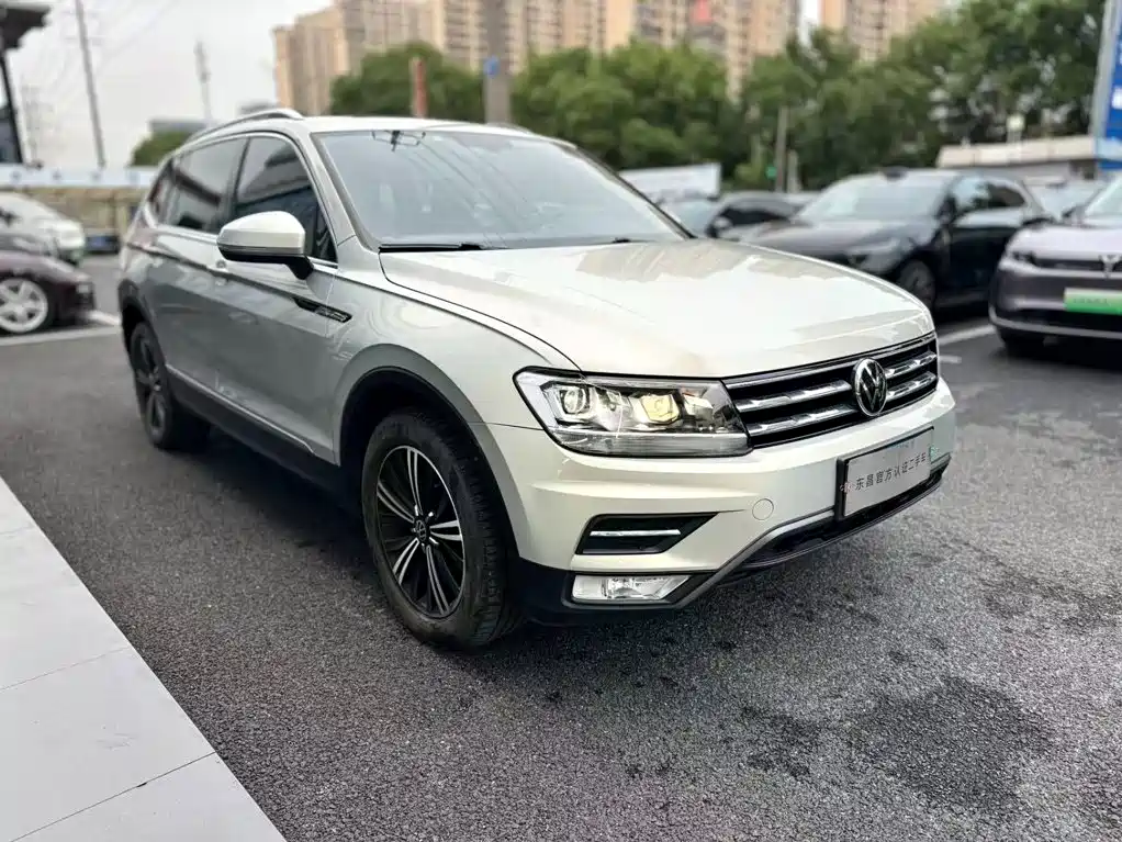 Volkswagen Tiguan L — миниатюра 2