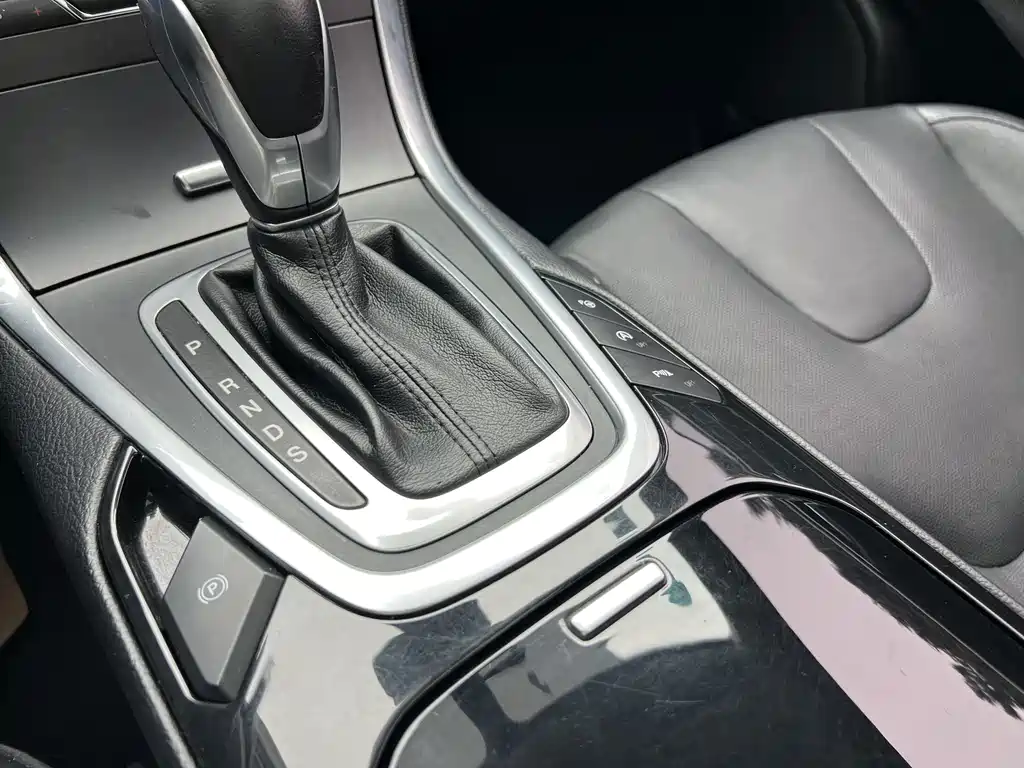 Ford Edge — миниатюра 20