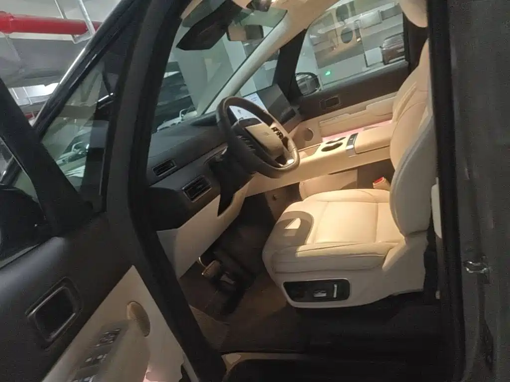 Li Auto Li MEGA — миниатюра 15