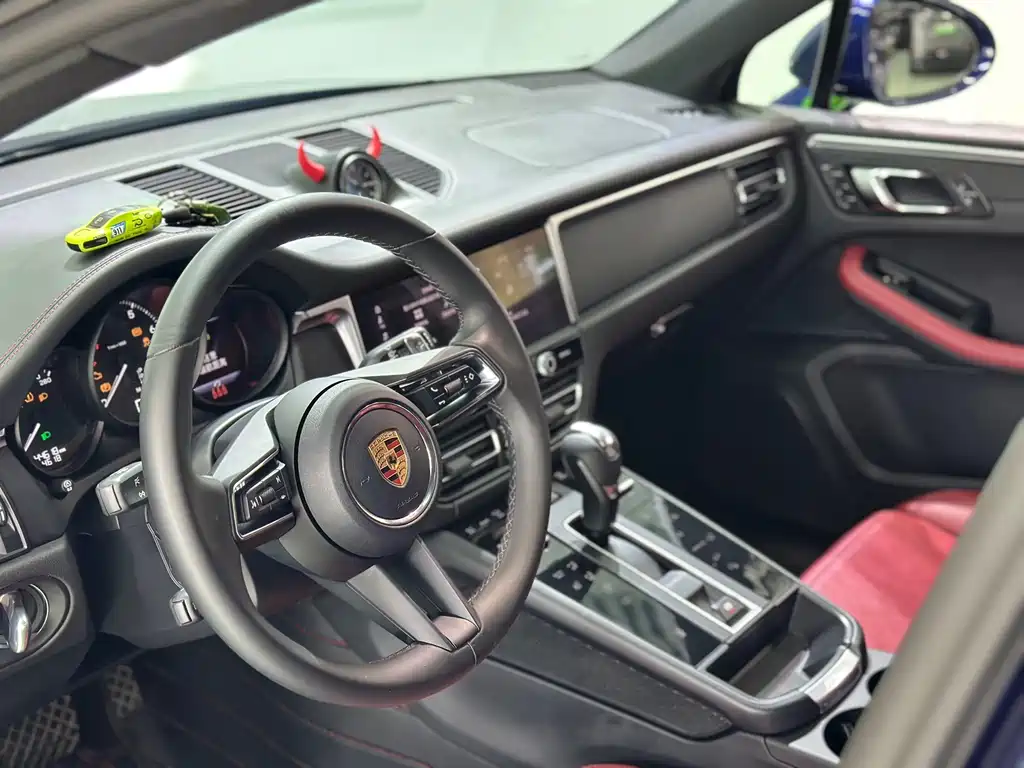 Porsche Macan — миниатюра 7