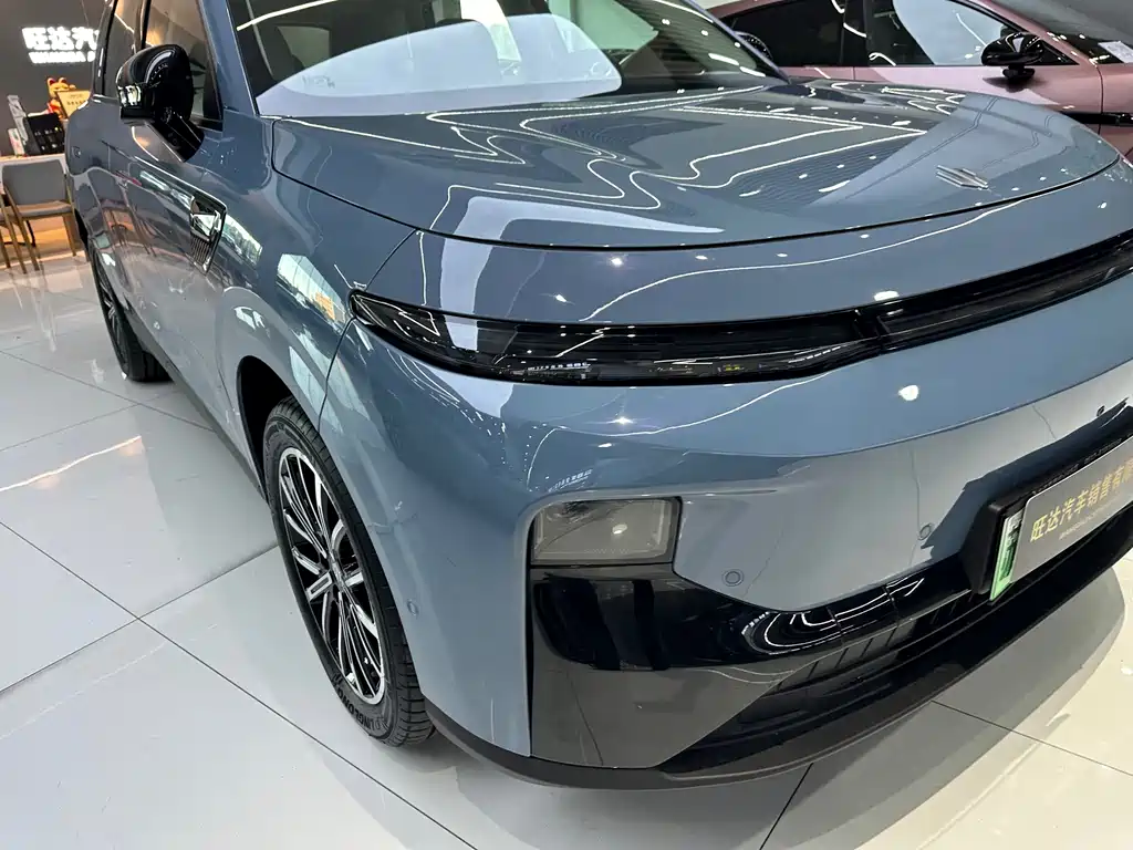 Leapmotor Leapmotor B10 — миниатюра 4