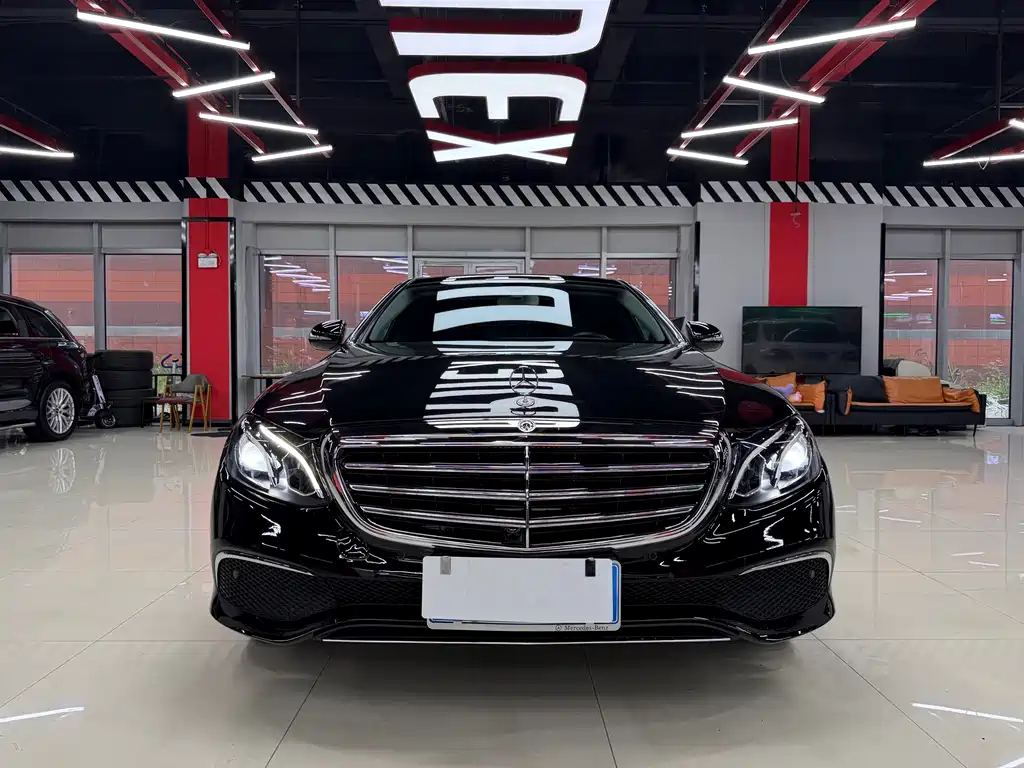Mercedes-Benz E-Class — миниатюра 2