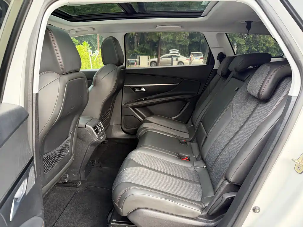 Peugeot 5008 — миниатюра 7