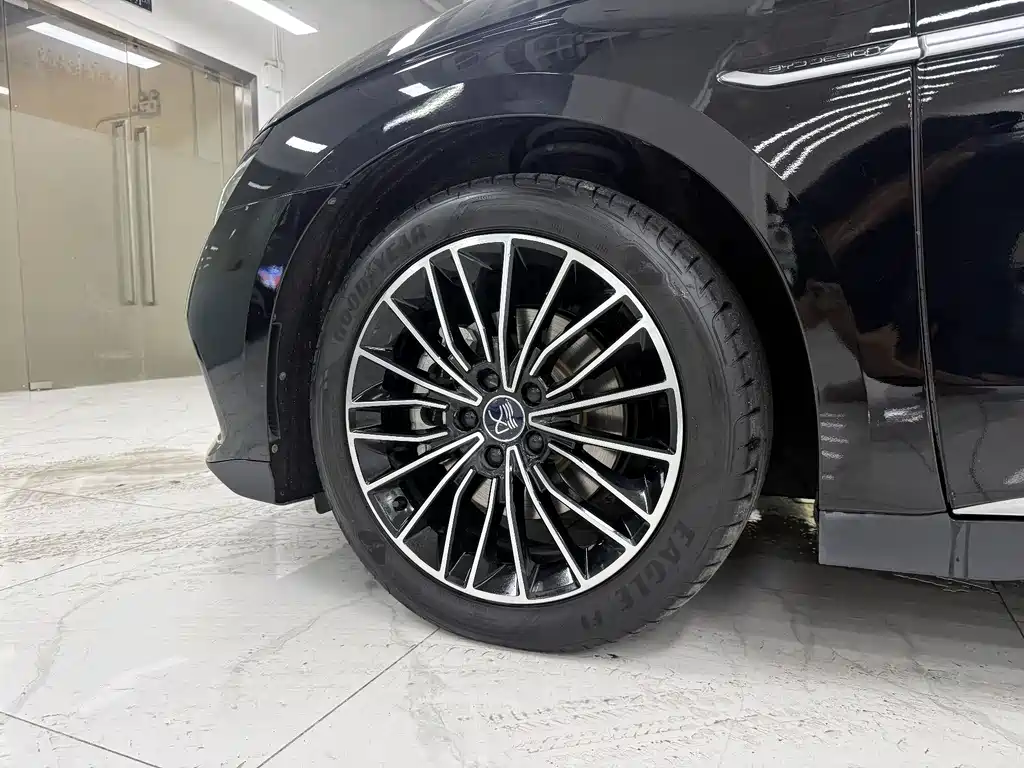BYD Han — миниатюра 7
