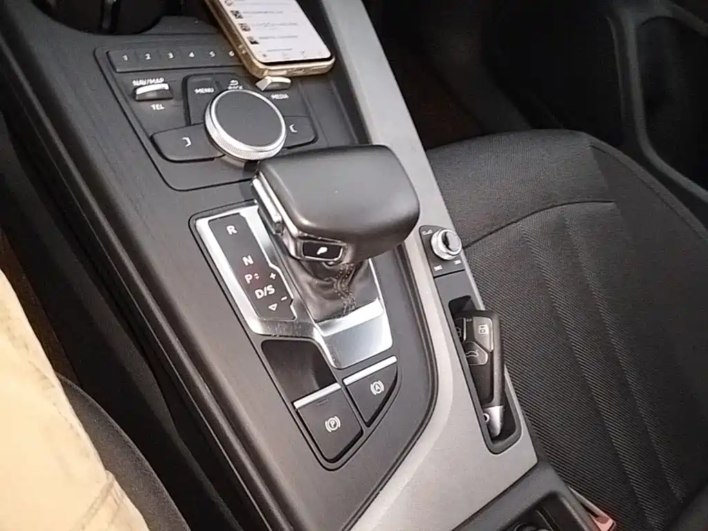 Audi A4L — миниатюра 14
