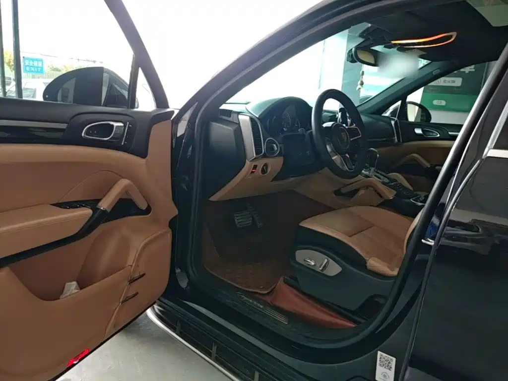Porsche Cayenne — миниатюра 16