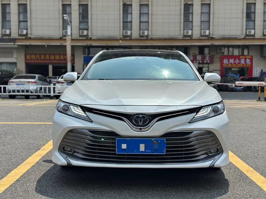 Toyota Camry — миниатюра 2