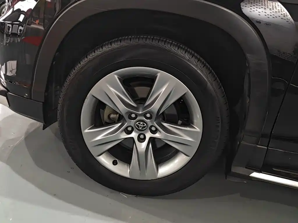 Toyota Highlander — миниатюра 23