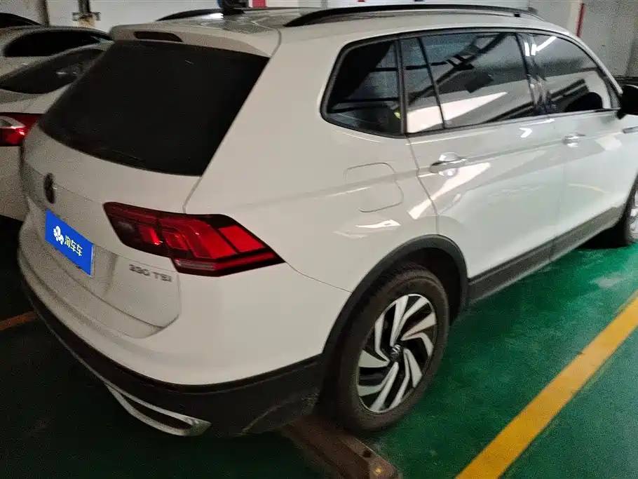 Volkswagen Tiguan L L 2022 330TSI AT