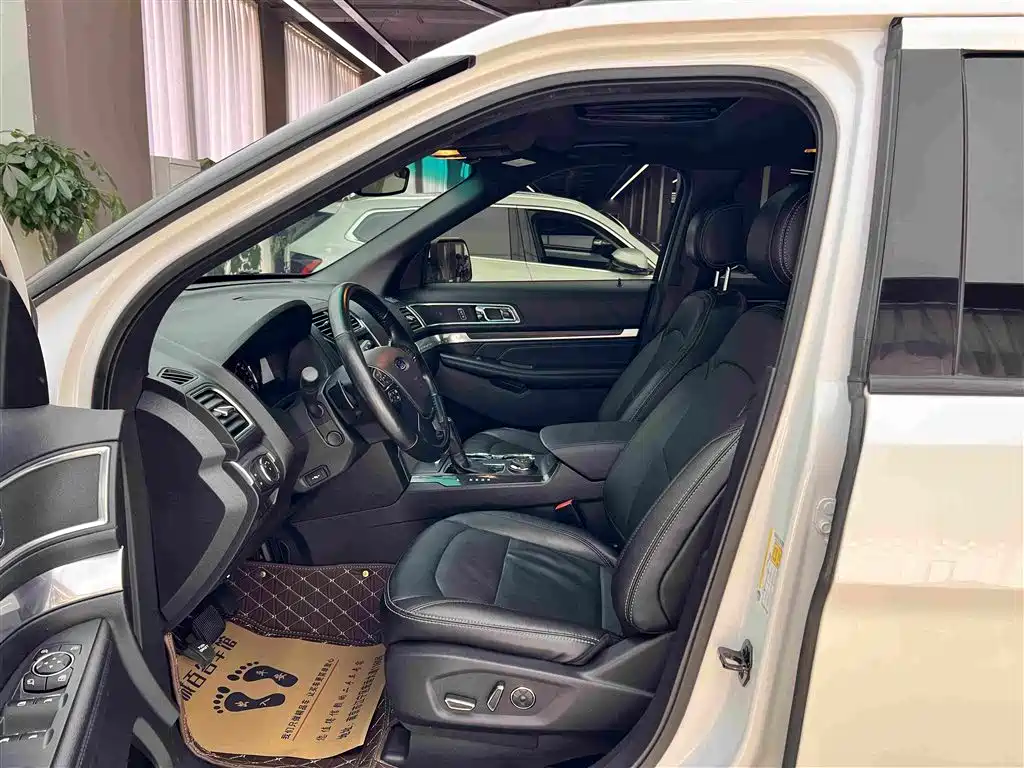 Ford Explorer (Import) — миниатюра 9