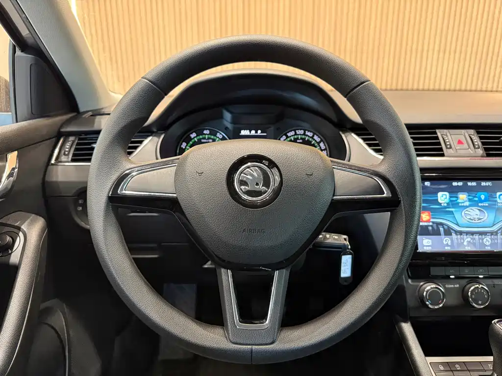 Skoda Octavia — миниатюра 8