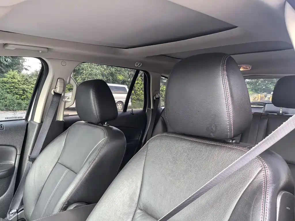 Ford Edge (Import) — миниатюра 11