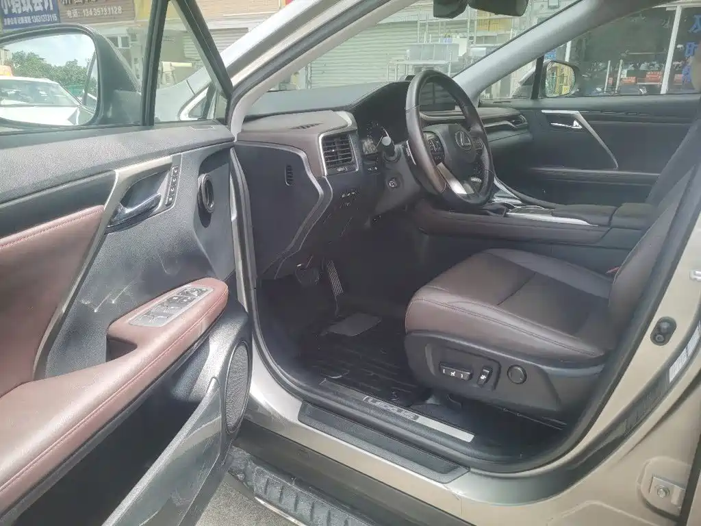 Lexus RX — миниатюра 7