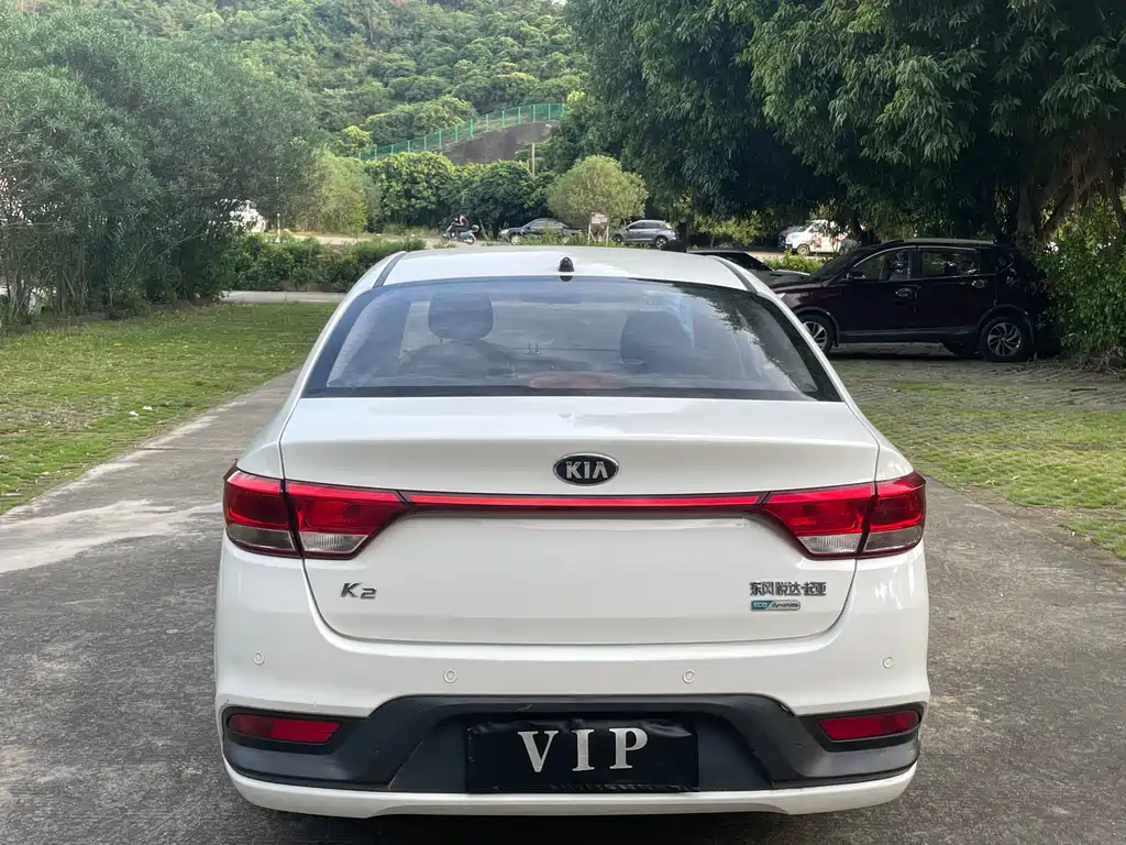 KIA K2