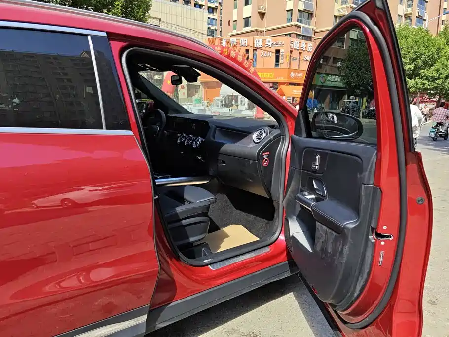 Mercedes-Benz GLA — миниатюра 8