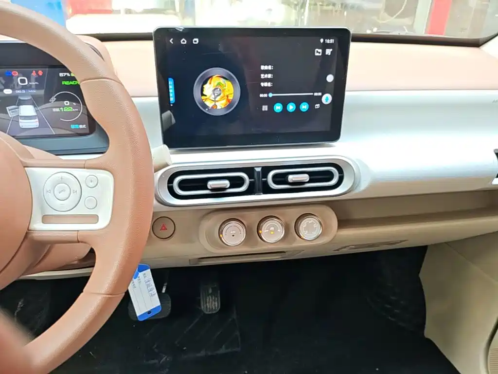 Wuling MINIEV — миниатюра 13