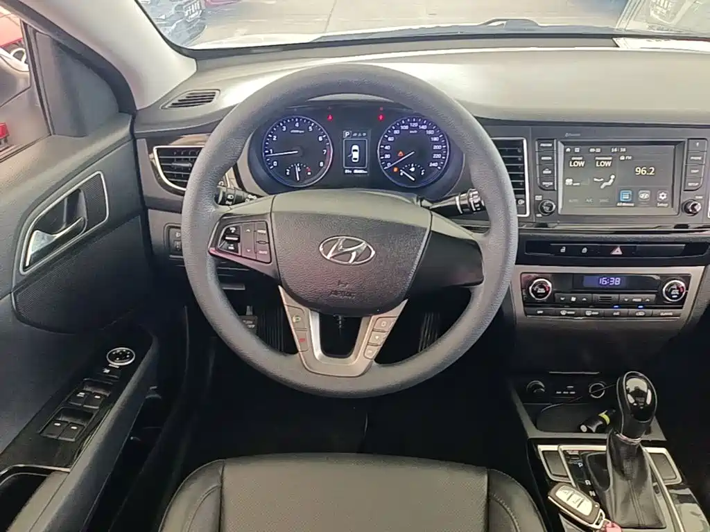 Hyundai Mistra — миниатюра 11