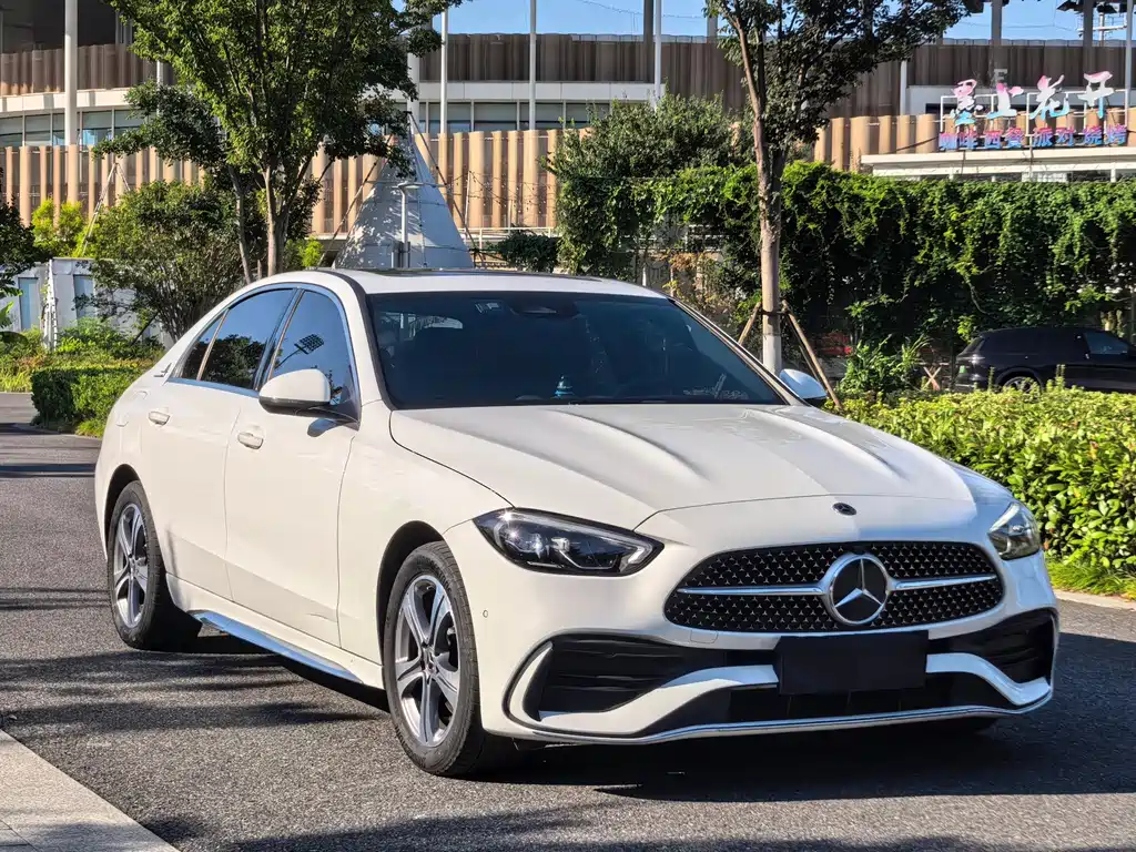 Mercedes-Benz C-Class — миниатюра 3