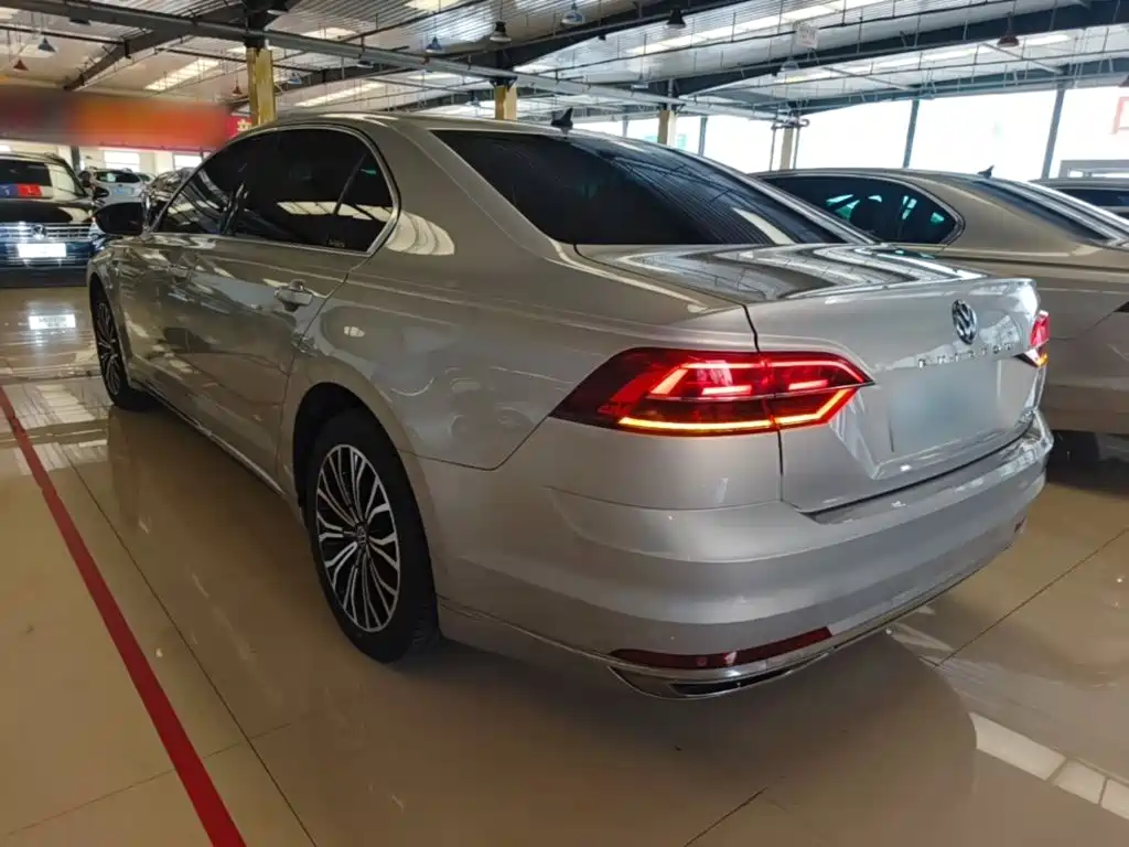 Volkswagen Phideon — миниатюра 5