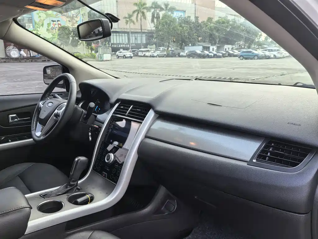 Ford Edge (Import) — миниатюра 27