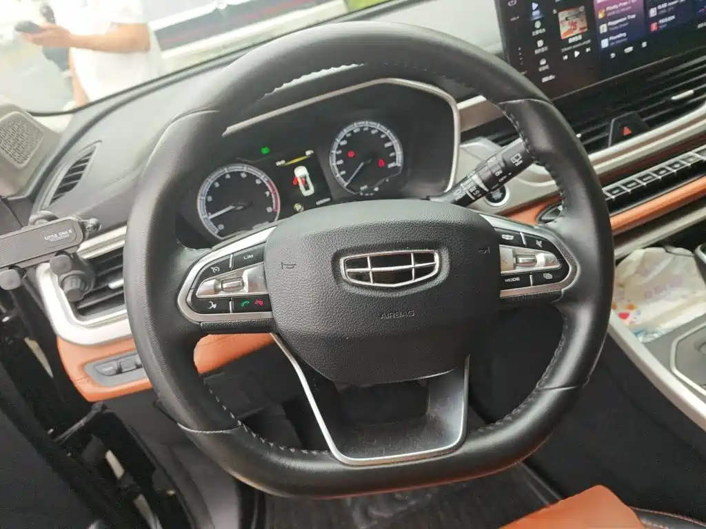 Geely Vision X6 — миниатюра 6